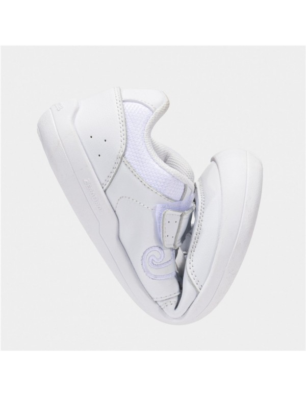 Deportivo de niña Joma en blanco...